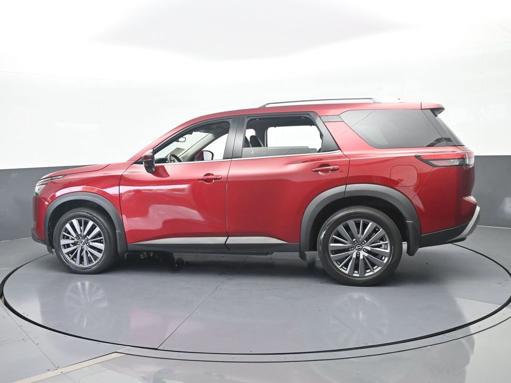 Used 2024 Nissan Pathfinder SL w/ SL Premium Package image 3