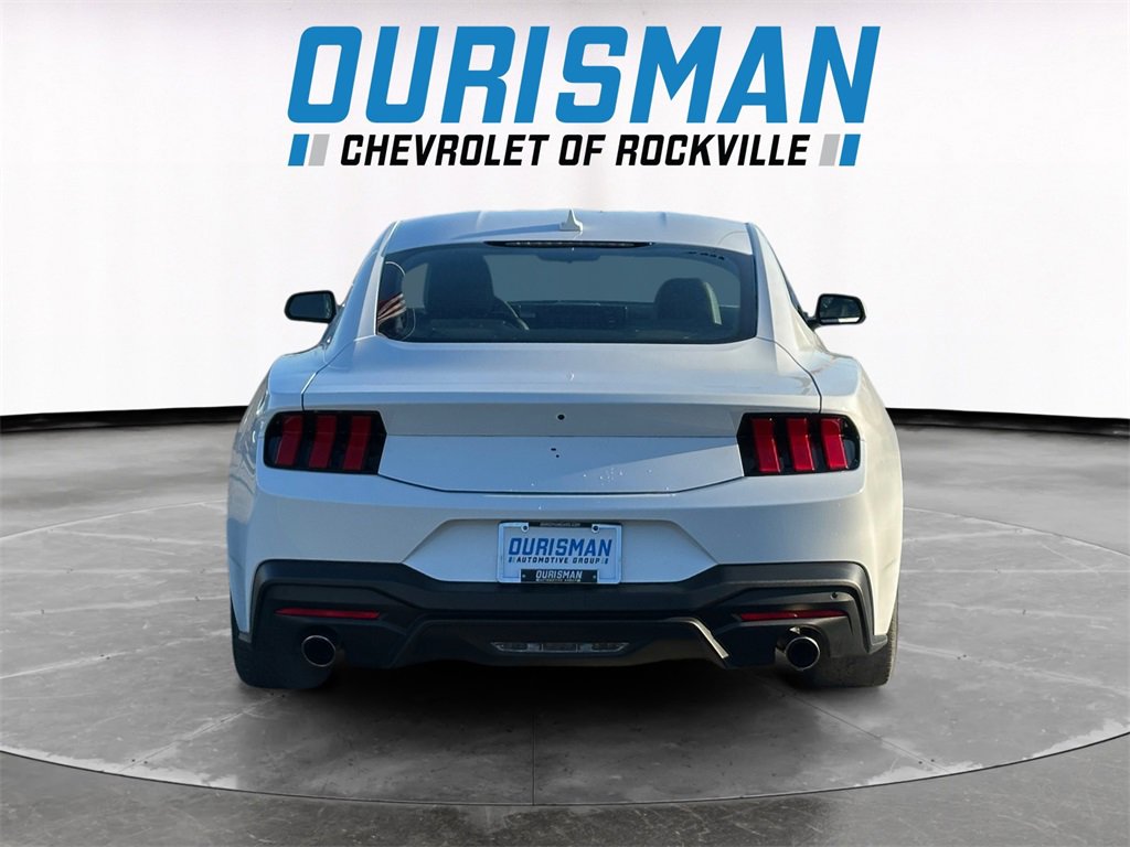 Used 2025 Ford Mustang Coupe image 5