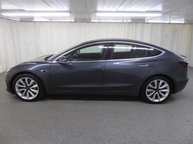 Used 2018 Tesla Model 3 Long Range RWD image 4