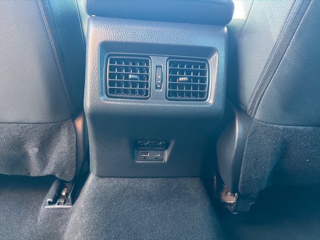 Used 2025 Toyota Camry SE FWD image 32