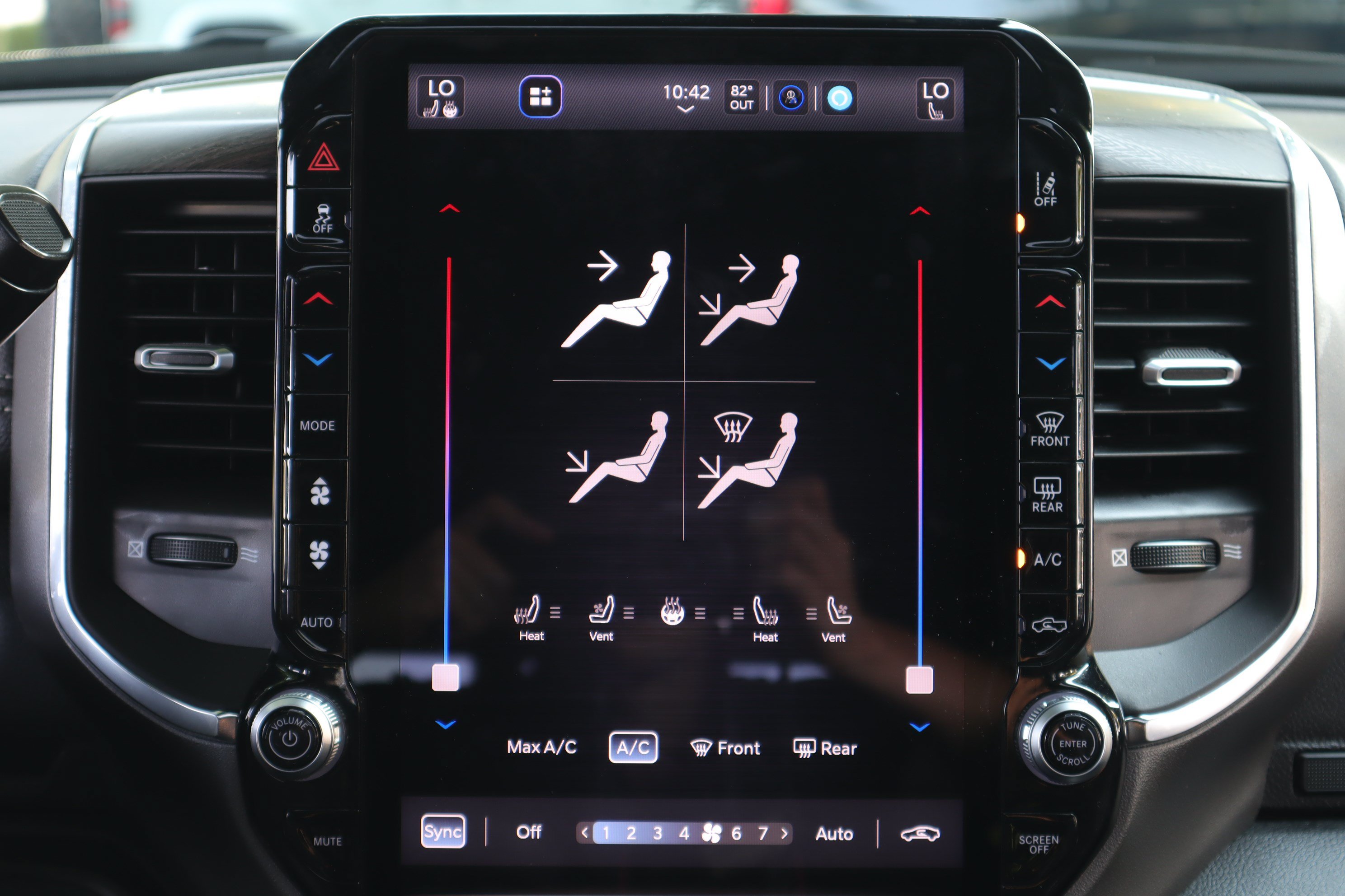 Used 2026 RAM 3500 Laramie AWD/4WD image 14