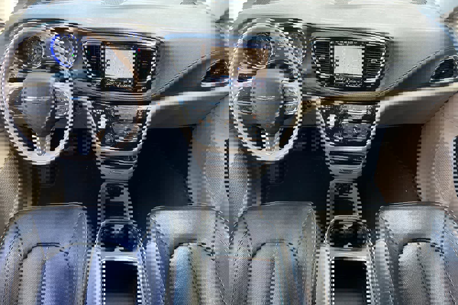 Used 2020 Chrysler Pacifica Limited FWD image 4