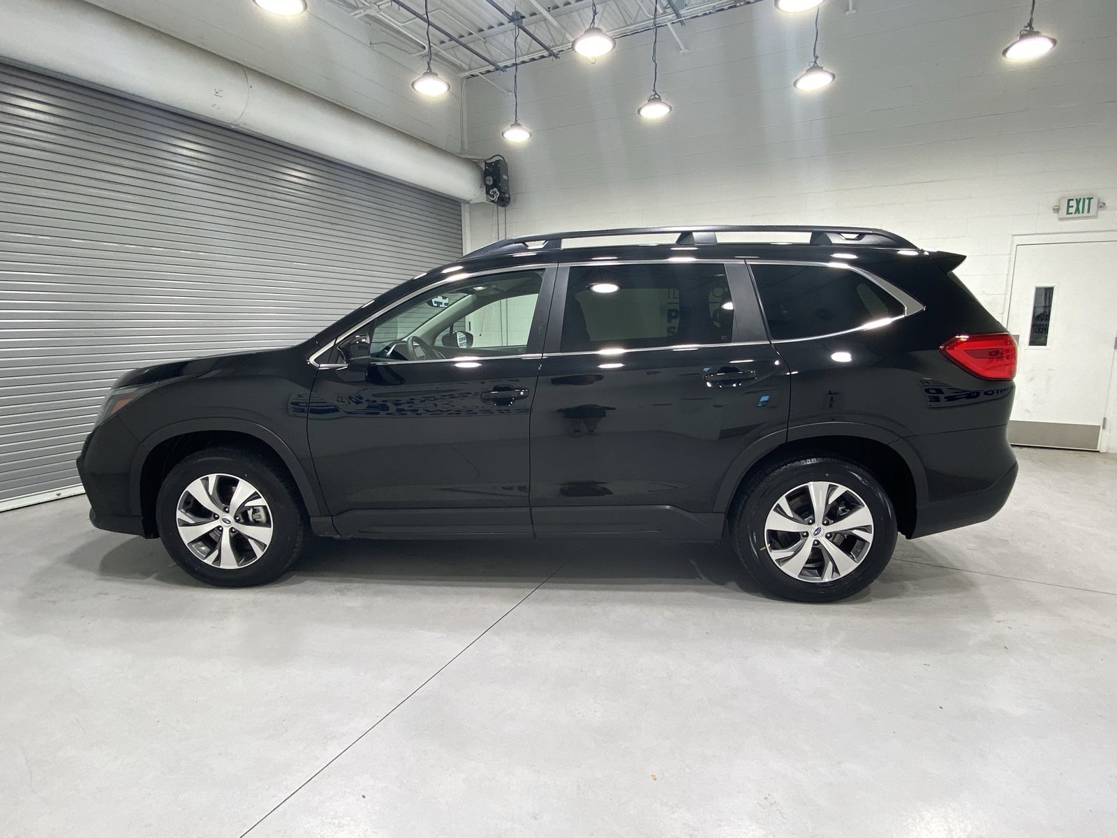 Used 2025 Subaru Ascent Premium AWD/4WD image 5
