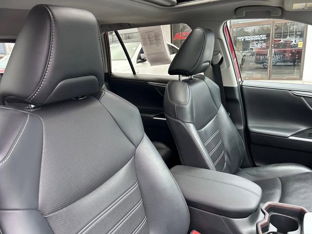 Used 2020 Toyota RAV4 Limited image 32