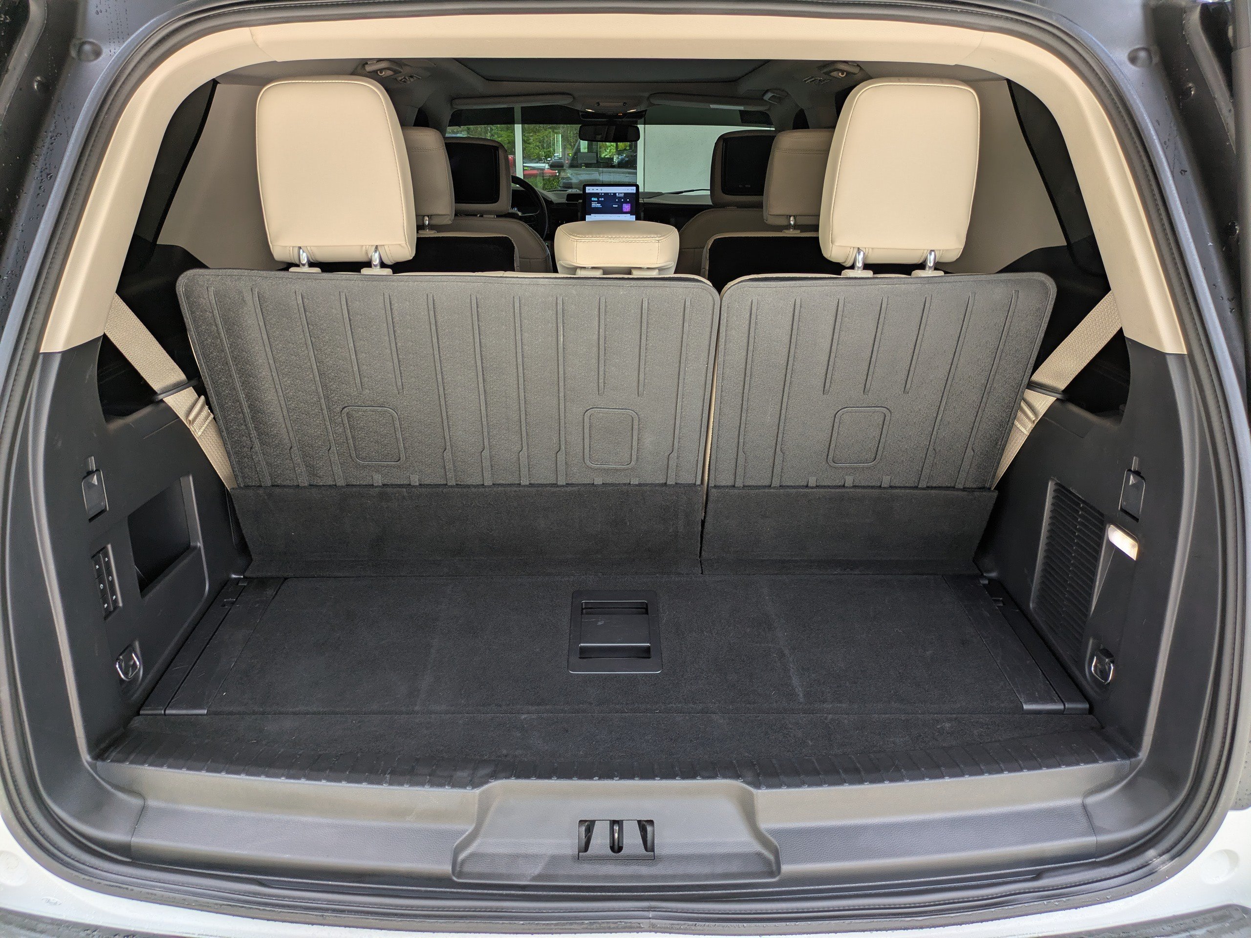 Used 2022 Ford Expedition Platinum AWD/4WD image 14