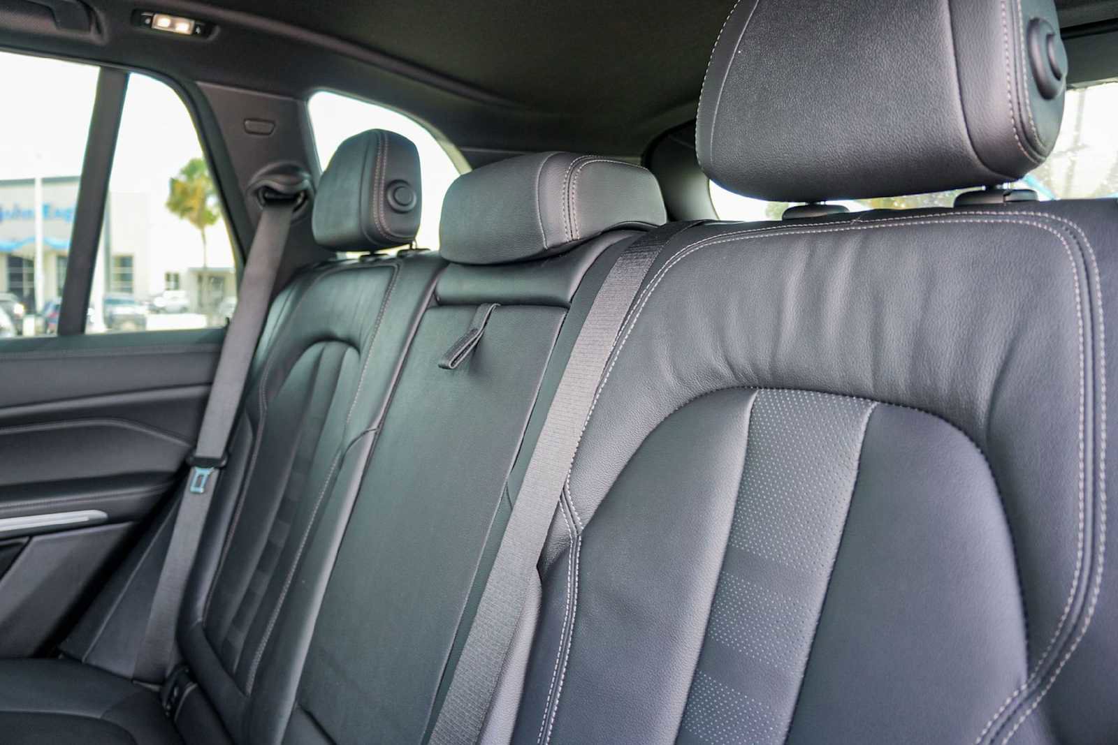 Used 2022 BMW X5 xDrive40i w/ Premium Package image 13