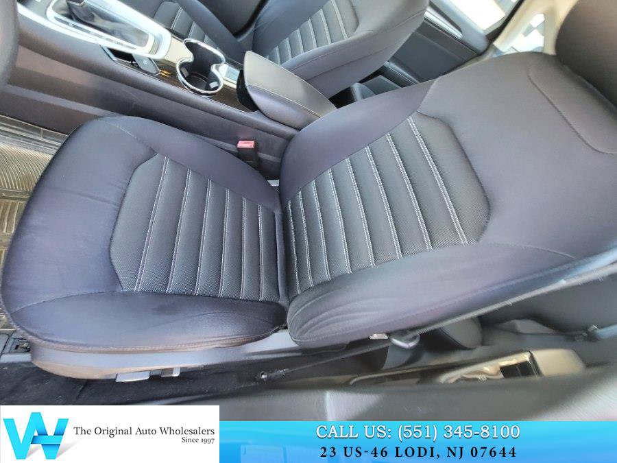 Used 2014 Ford Fusion SE FWD image 12
