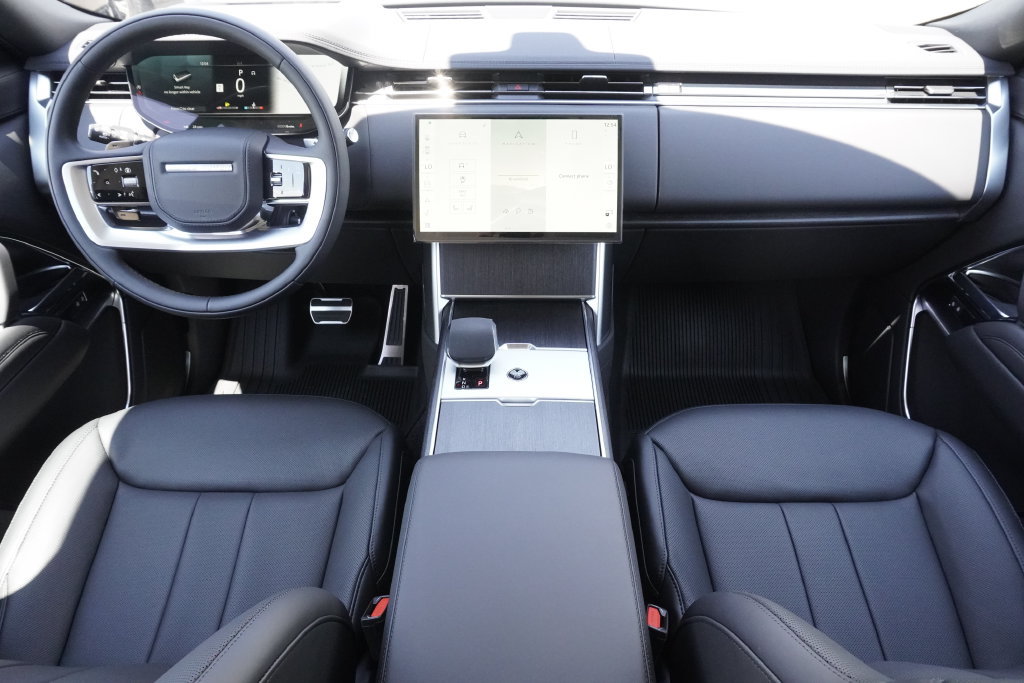 New 2026 Land Rover Range Rover Long Wheelbase SE AWD/4WD image 9