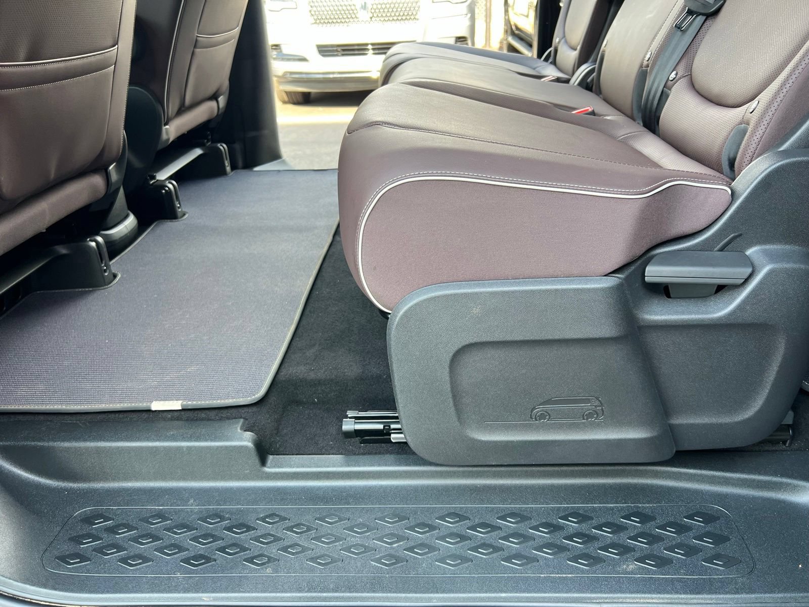 Used 2025 Volkswagen ID. Buzz Pro S RWD image 49