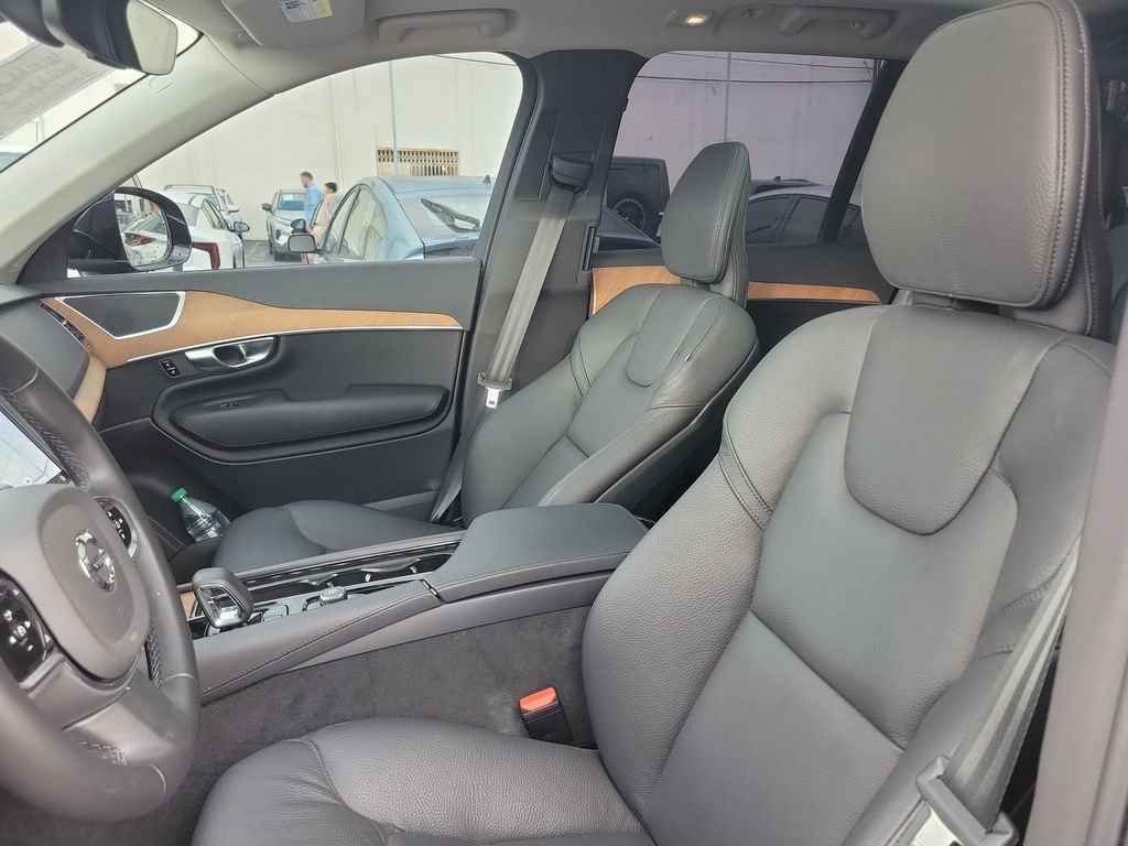 Used 2024 Volvo XC90 B5 Plus w/ Protection Package Premier image 16