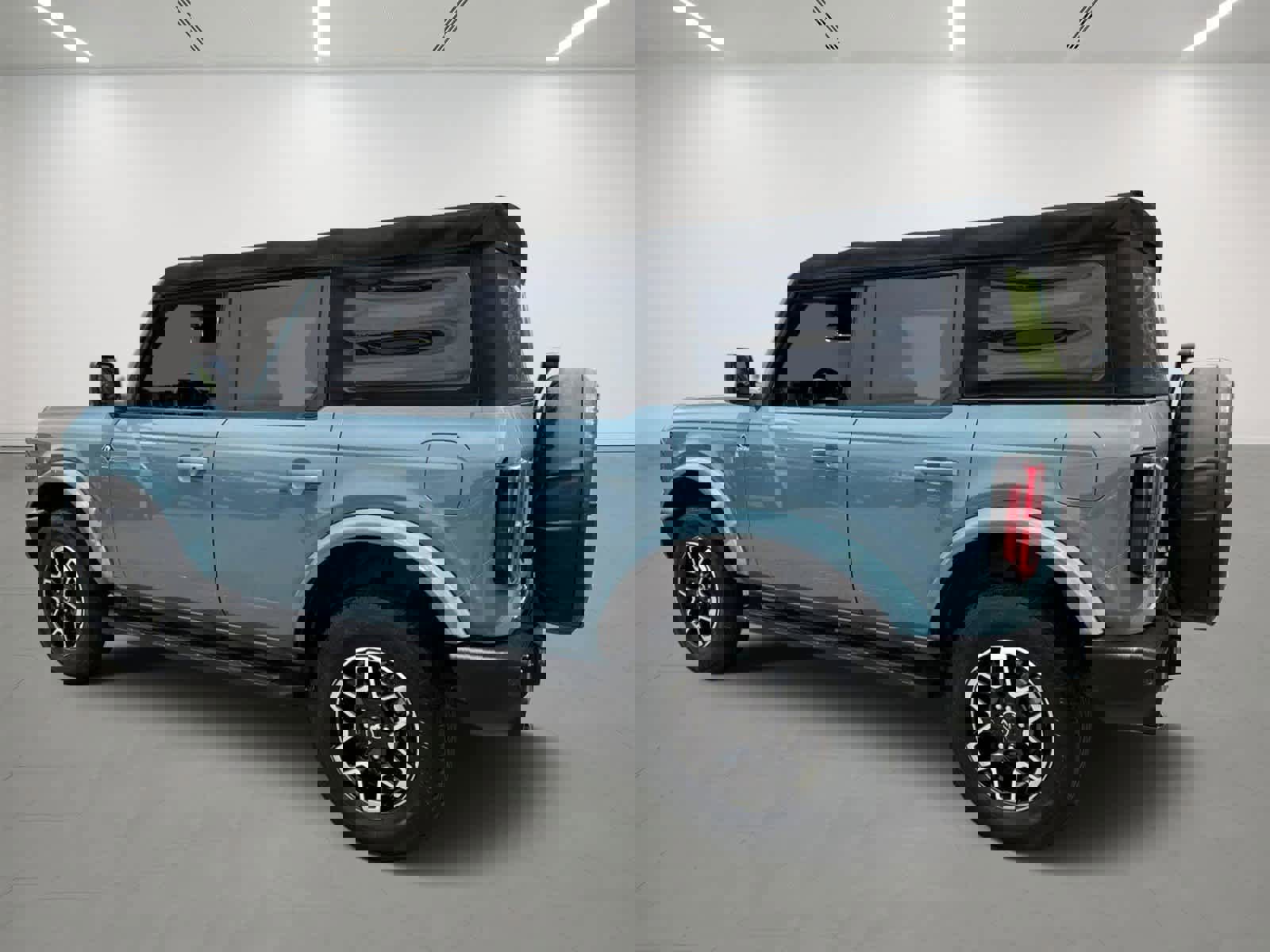 Used 2021 Ford Bronco Outer Banks image 3