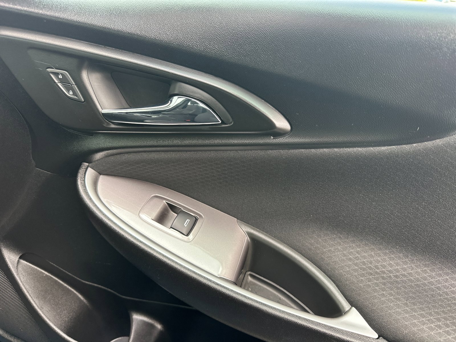 Used 2022 Chevrolet Malibu LT image 19