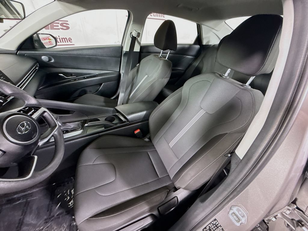 Certified 2023 Hyundai Elantra SE FWD image 24