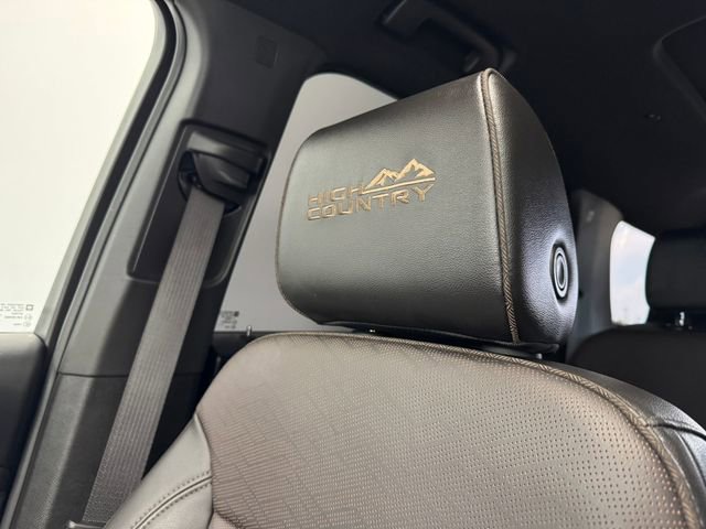 Used 2023 Chevrolet Traverse High Country w/ LPO, Floor Liner Package FWD image 39