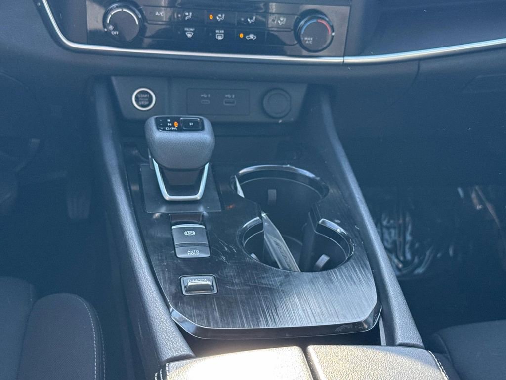 Used 2023 Nissan Rogue S image 16