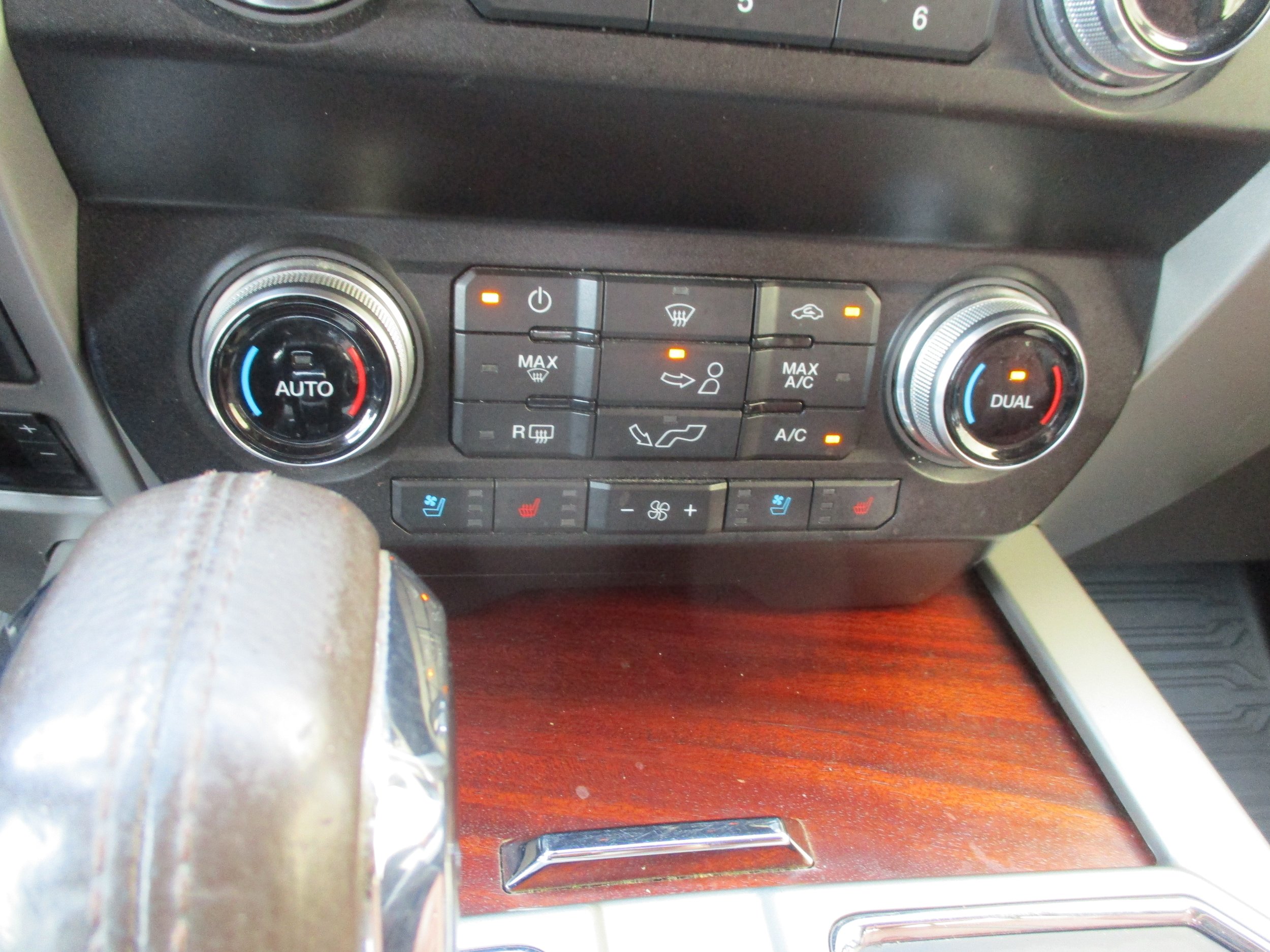 Used 2020 Ford F150 King Ranch w/ Equipment Group 601A Luxury AWD/4WD image 16