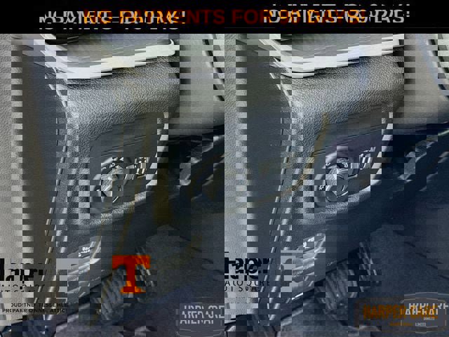 New 2025 Jeep Grand Cherokee Altitude image 13