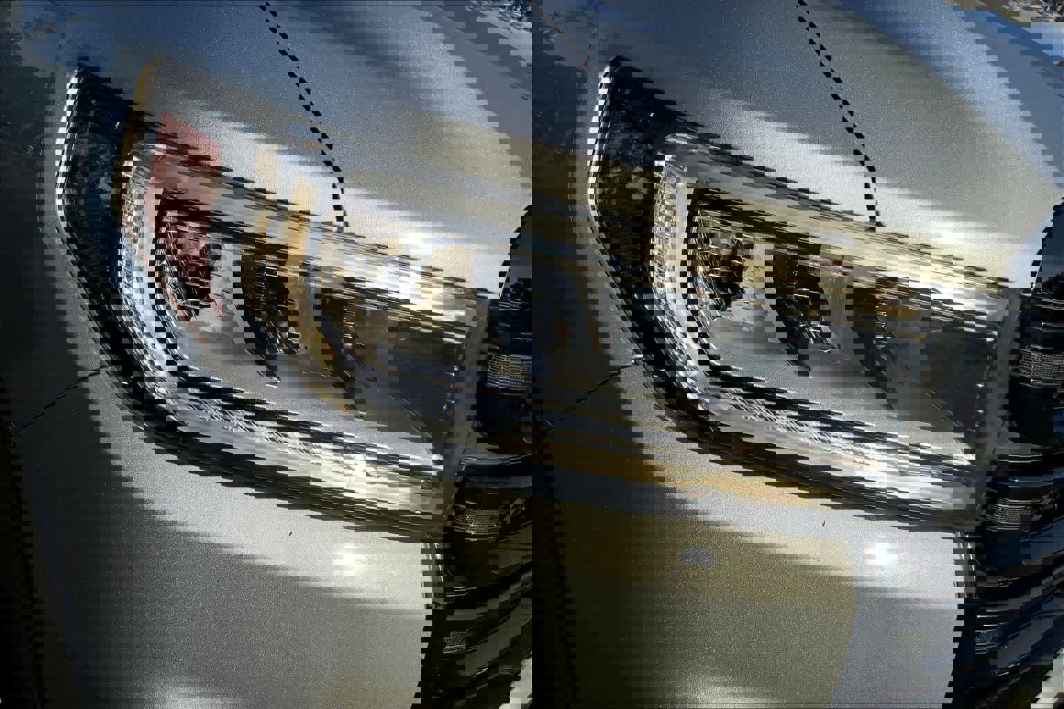 Used 2023 GMC Acadia SLE w/ Elevation Edition image 26