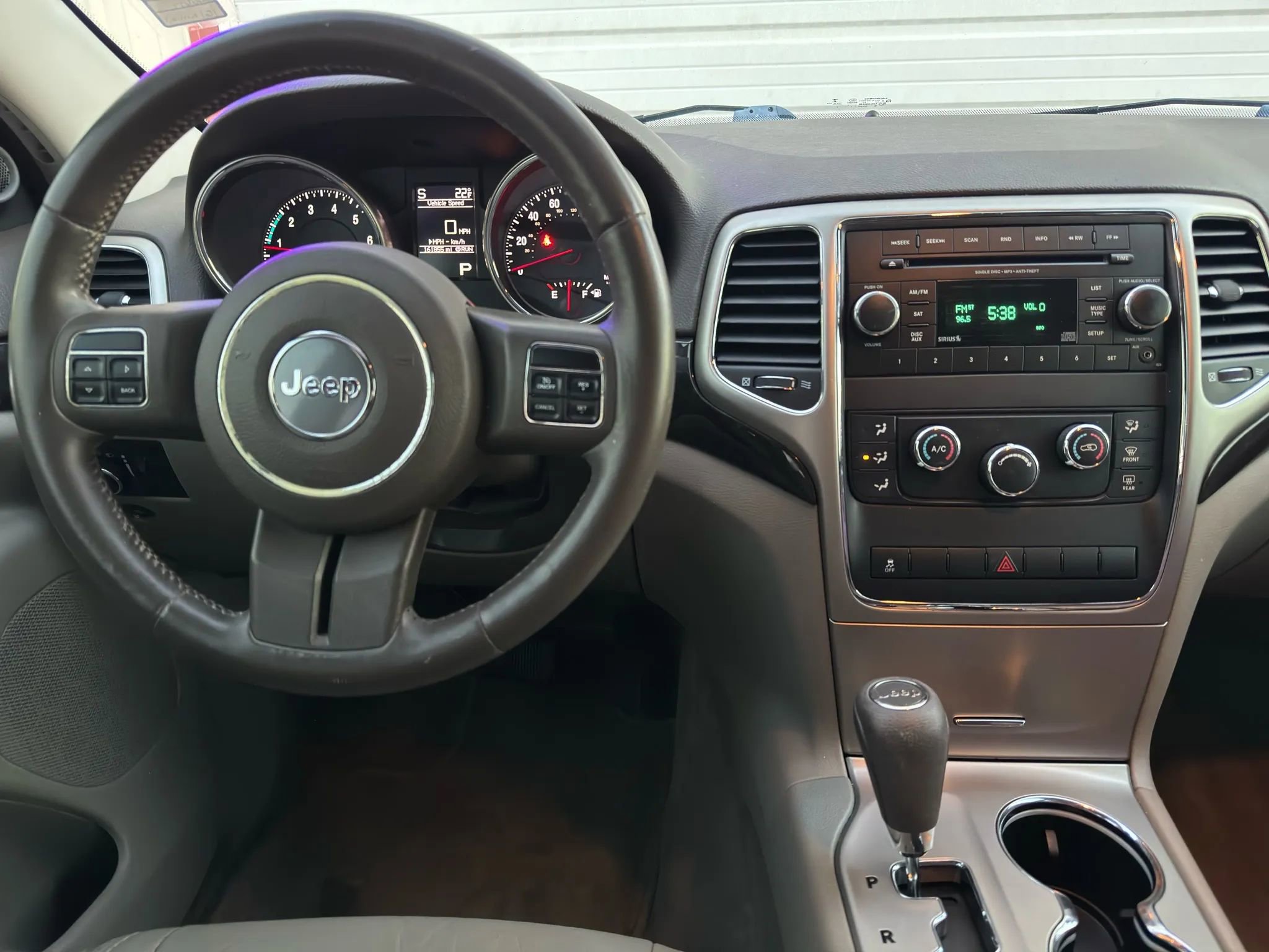 Used 2013 Jeep Grand Cherokee Laredo w/ Laredo E Group image 20