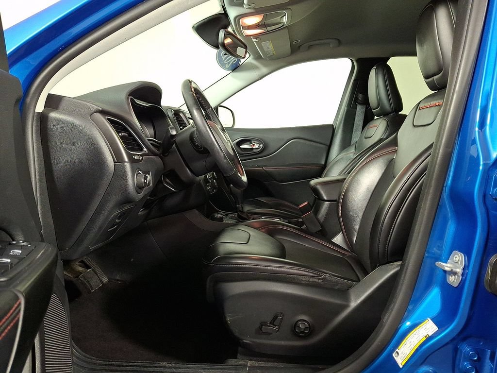 Used 2019 Jeep Cherokee Trailhawk w/ Cold Weather Group AWD/4WD image 15