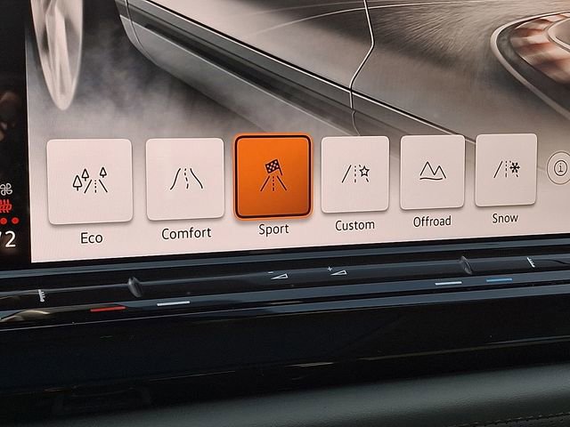 Used 2024 Volkswagen Atlas Peak Edition SEL image 27