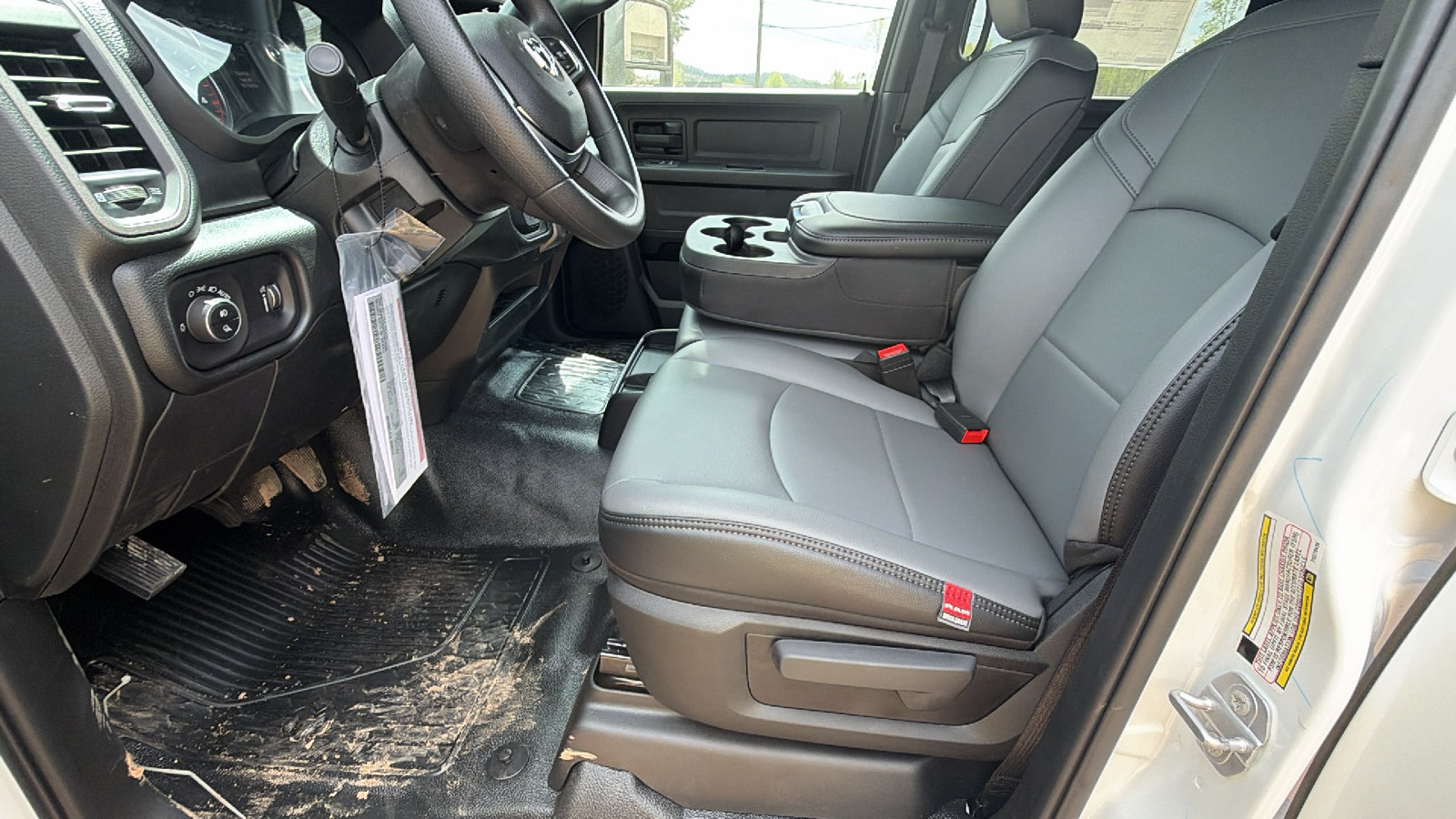 New 2026 RAM 5500 Tradesman w/ Chrome Appearance Group AWD/4WD image 15