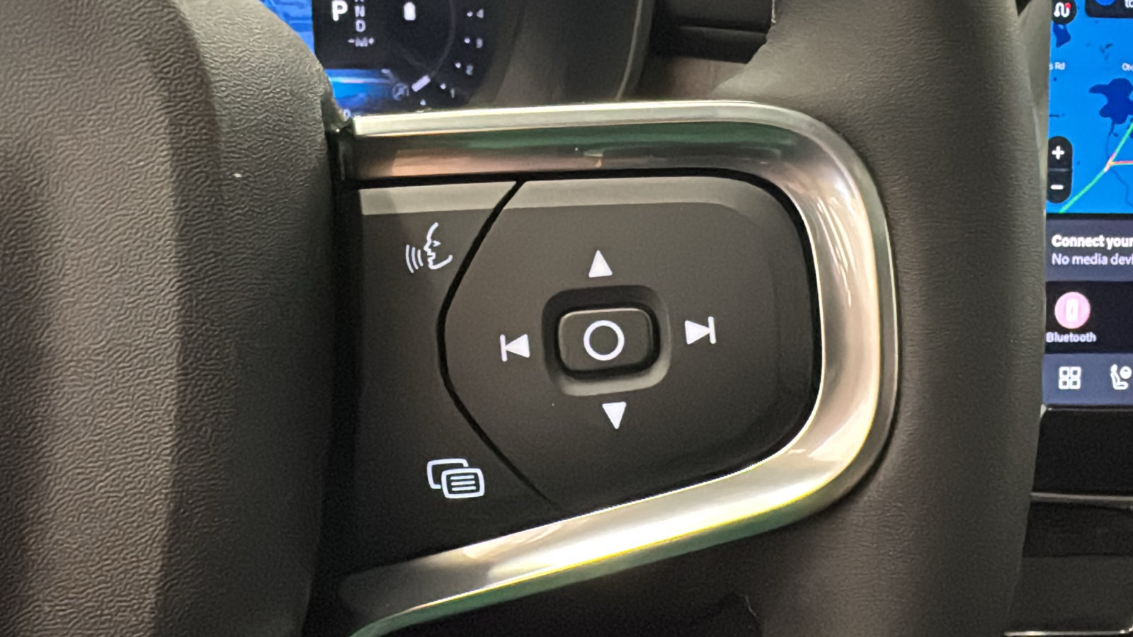 New 2026 Volvo XC40 B5 Plus w/ Protection Package Premier AWD/4WD image 14