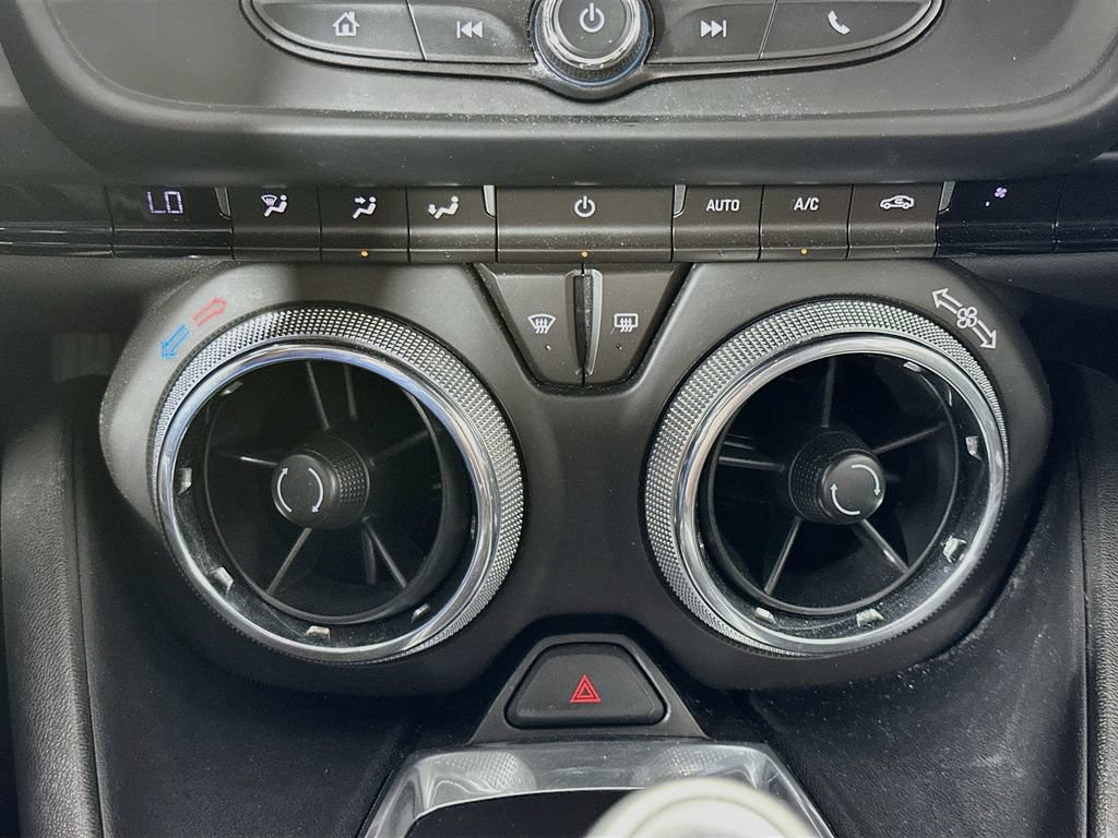 Used 2017 Chevrolet Camaro LT RWD image 17