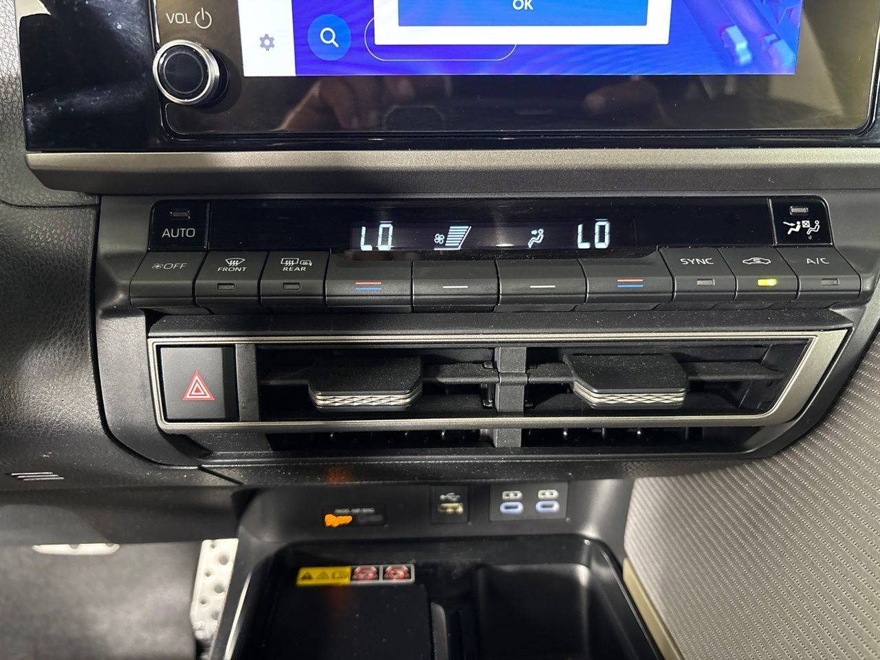 Used 2025 Toyota Camry SE FWD image 19