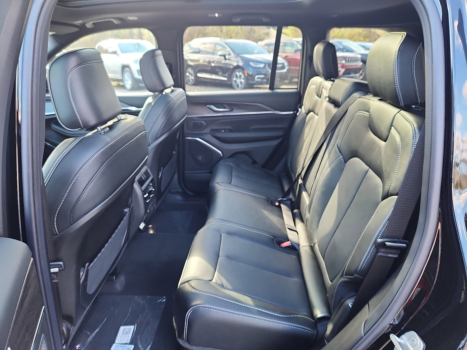 New 2025 Jeep Grand Cherokee Overland w/ Trailer Tow Package image 6