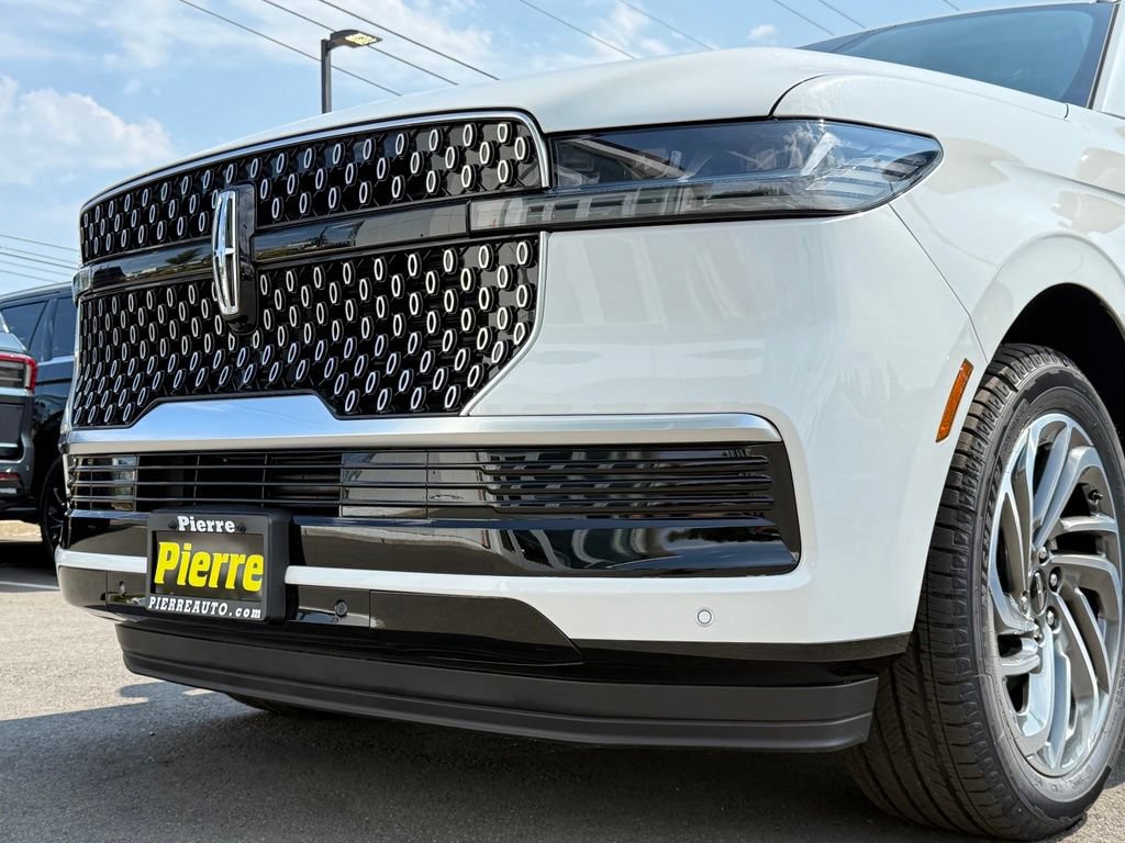 New 2027 Lincoln Navigator Premiere AWD/4WD image 30