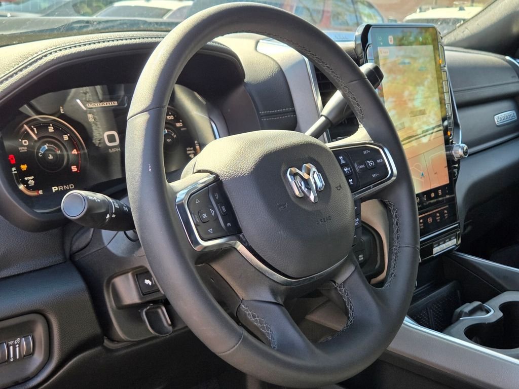 Used 2025 RAM 2500 Laramie AWD/4WD image 25