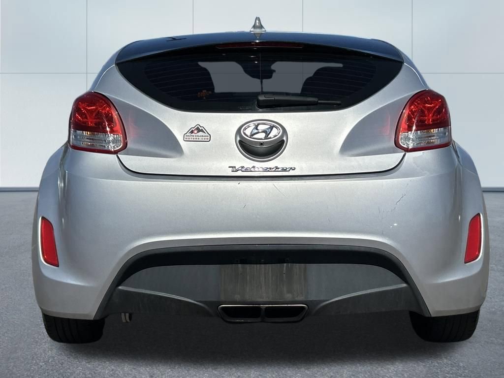 Used 2017 Hyundai Veloster image 4