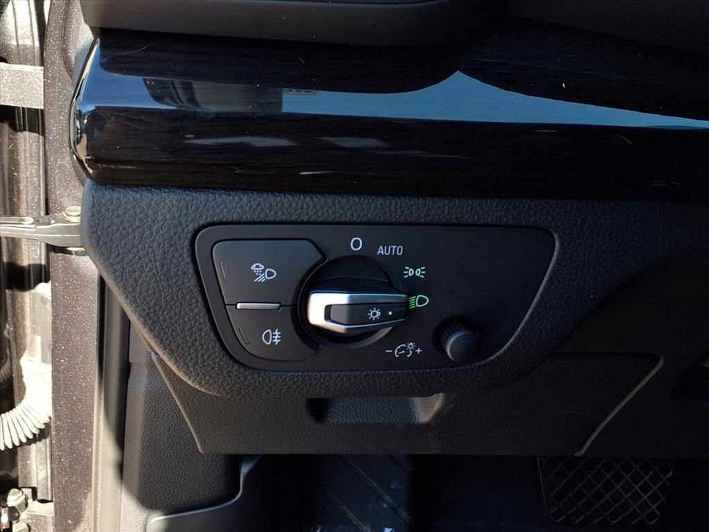 Used 2020 Audi Q5 e Premium Plus w/ Premium Plus Package image 14