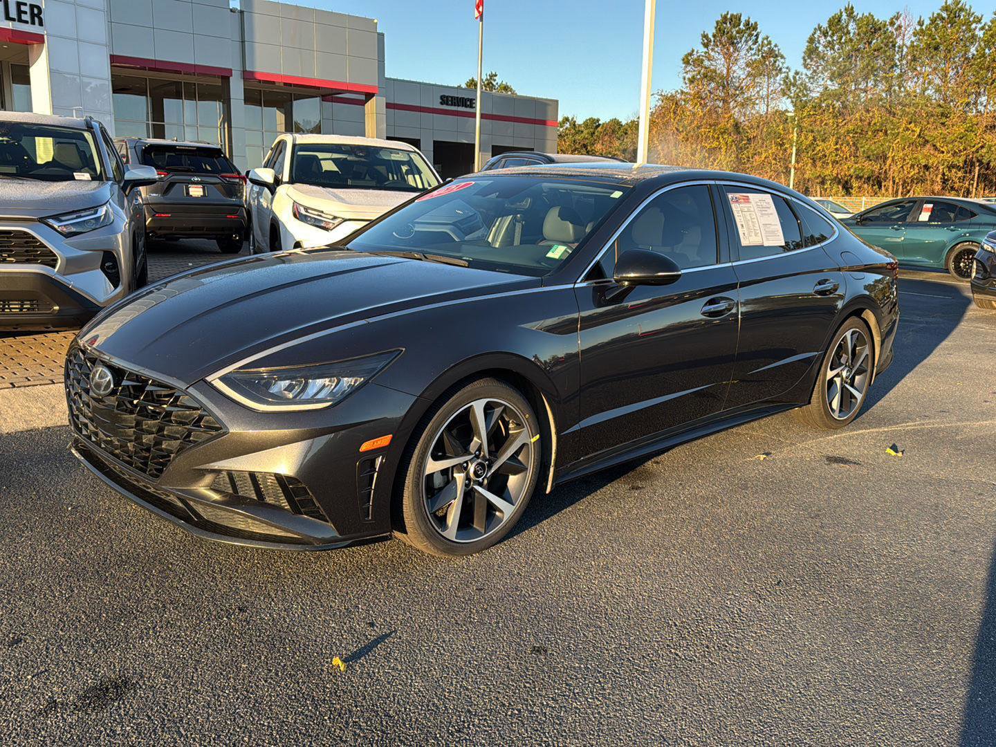 Used 2021 Hyundai Sonata SEL Plus w/ Tech Package image 2