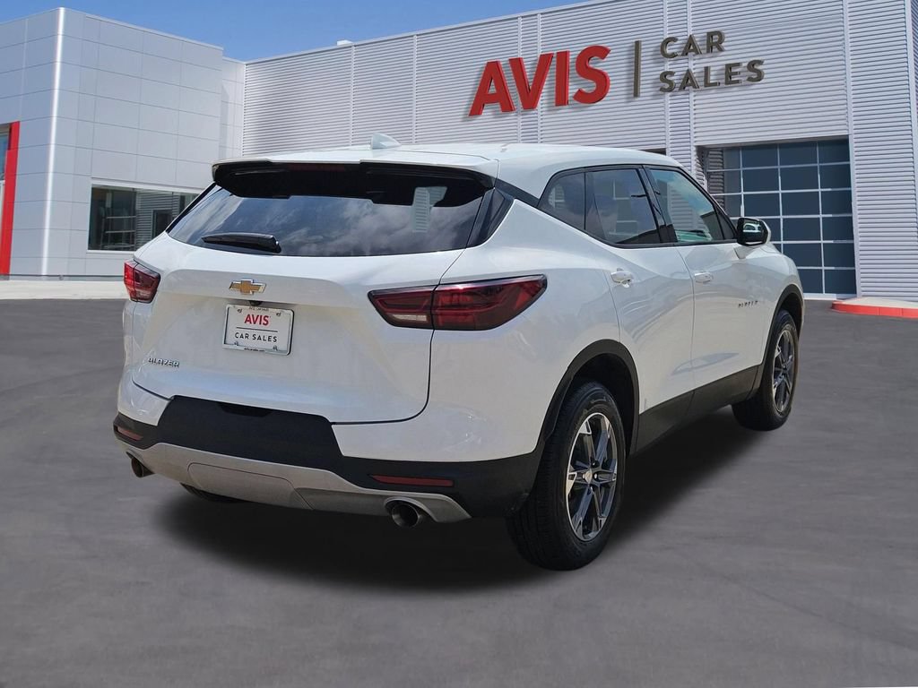 Used 2025 Chevrolet Blazer LT FWD image 6