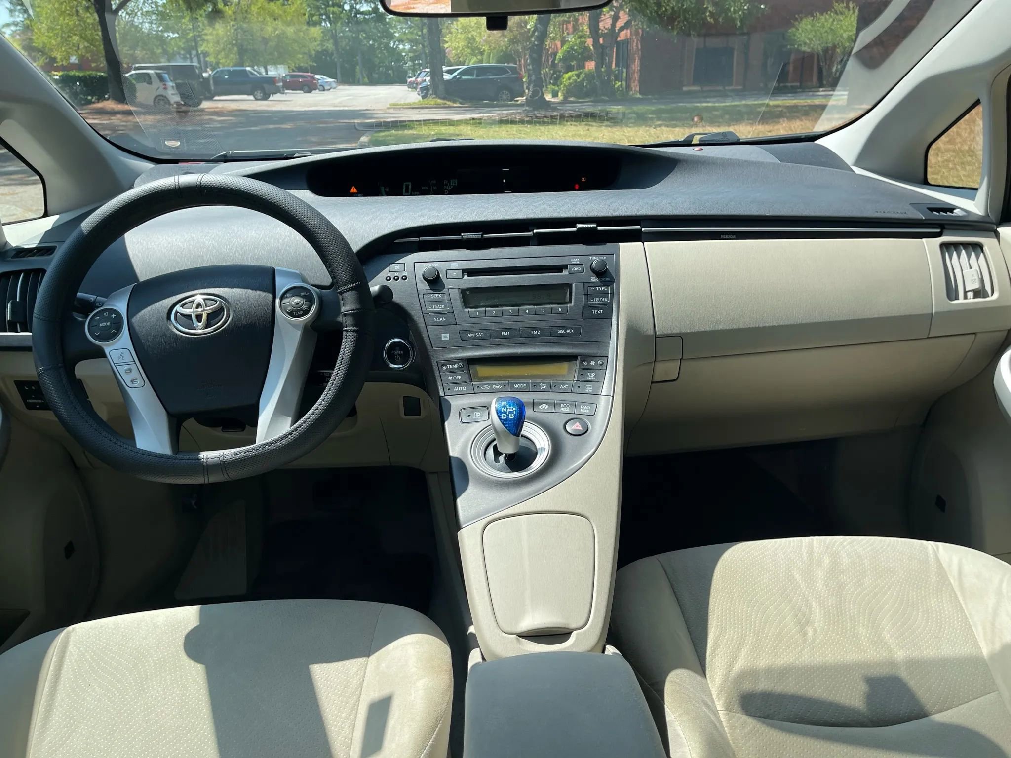 Used 2011 Toyota Prius One image 16