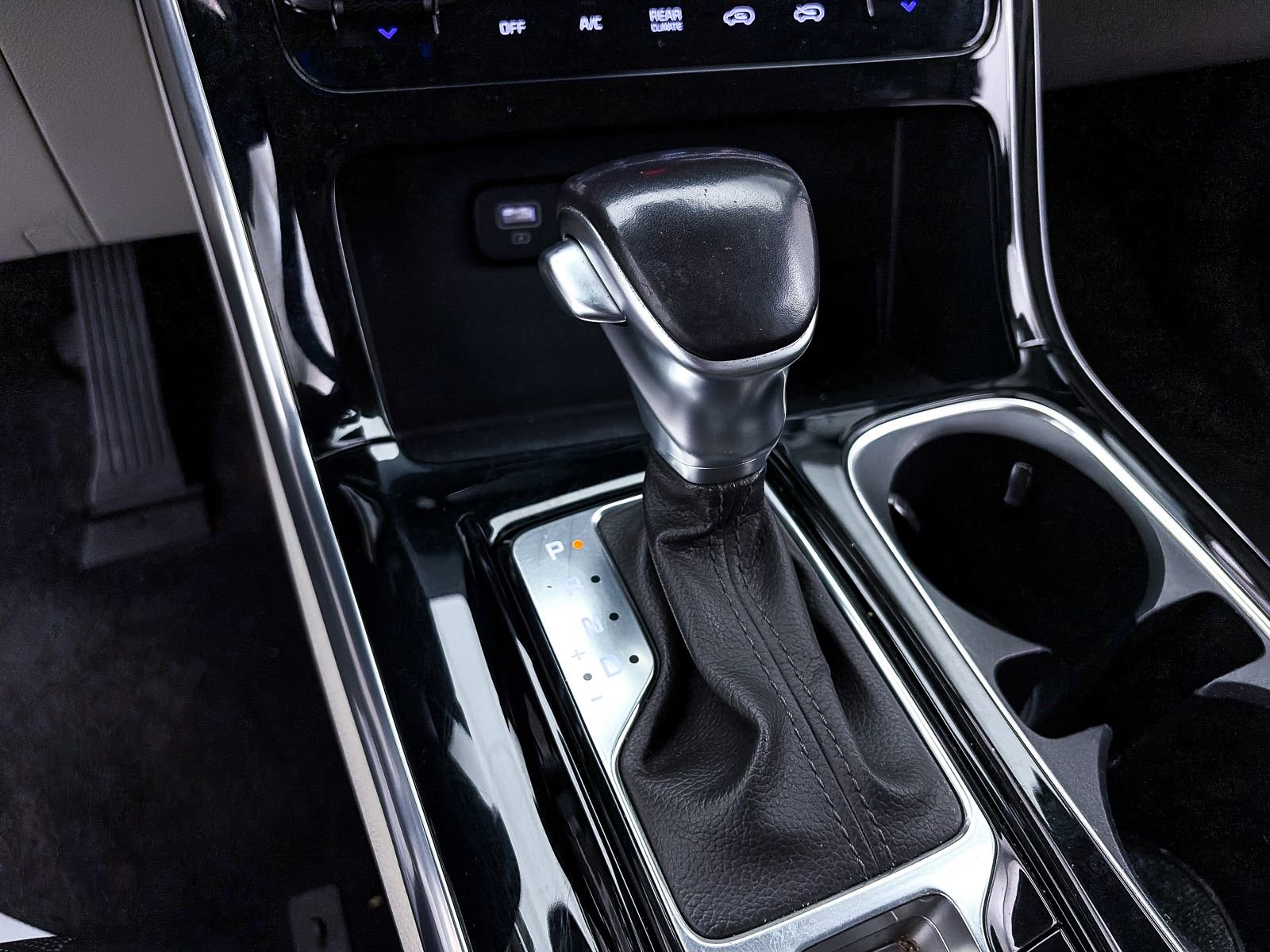 Certified 2024 Kia Carnival SX image 24