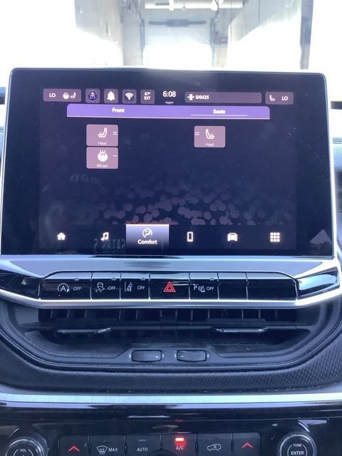 Used 2025 Jeep Compass Trailhawk w/ Trailhawk Convenience Group AWD/4WD image 21