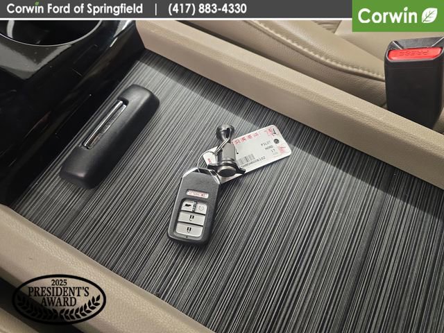 Used 2017 Honda Pilot Touring image 29