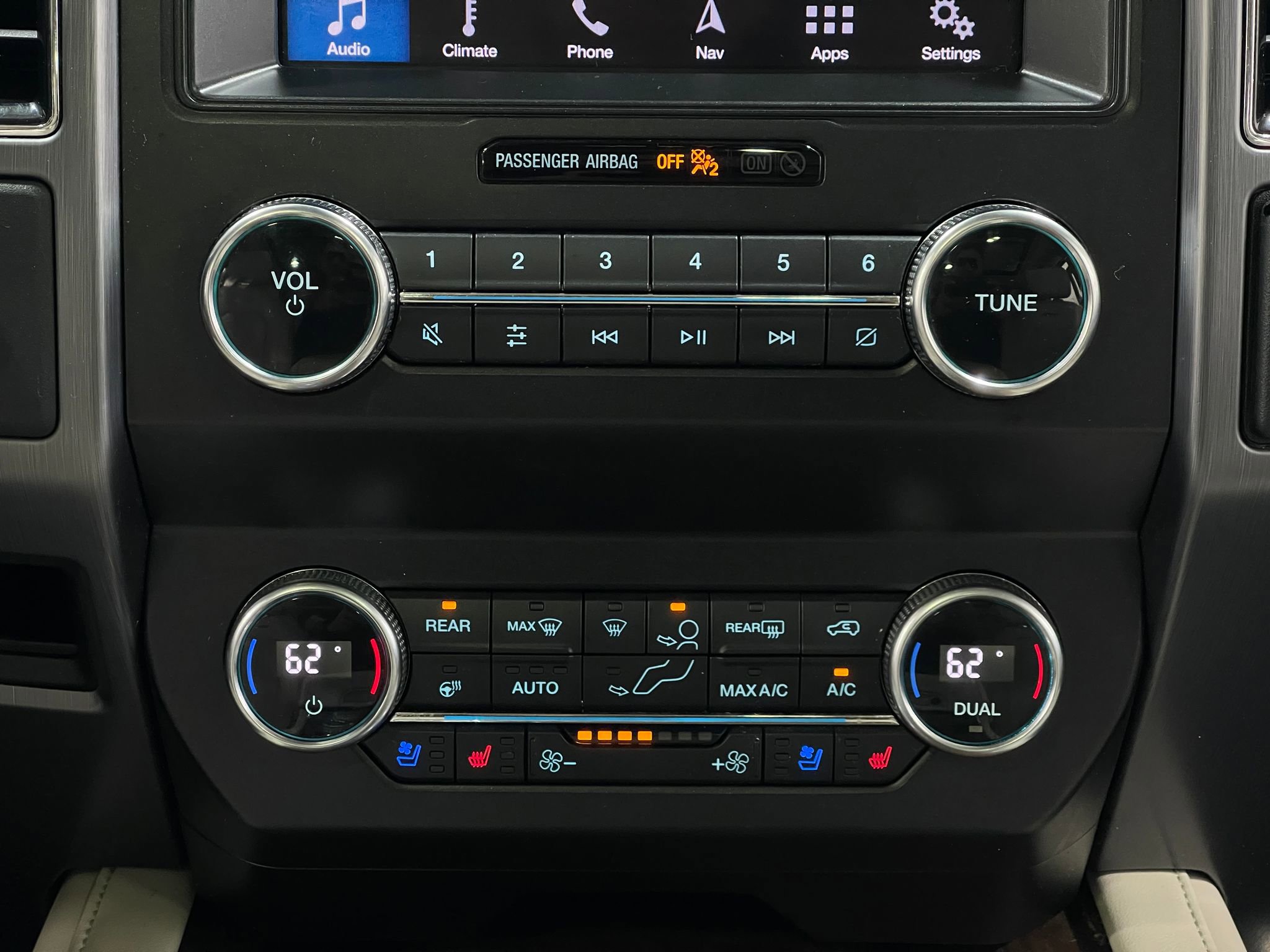 Used 2019 Ford Expedition Max Platinum AWD/4WD image 25