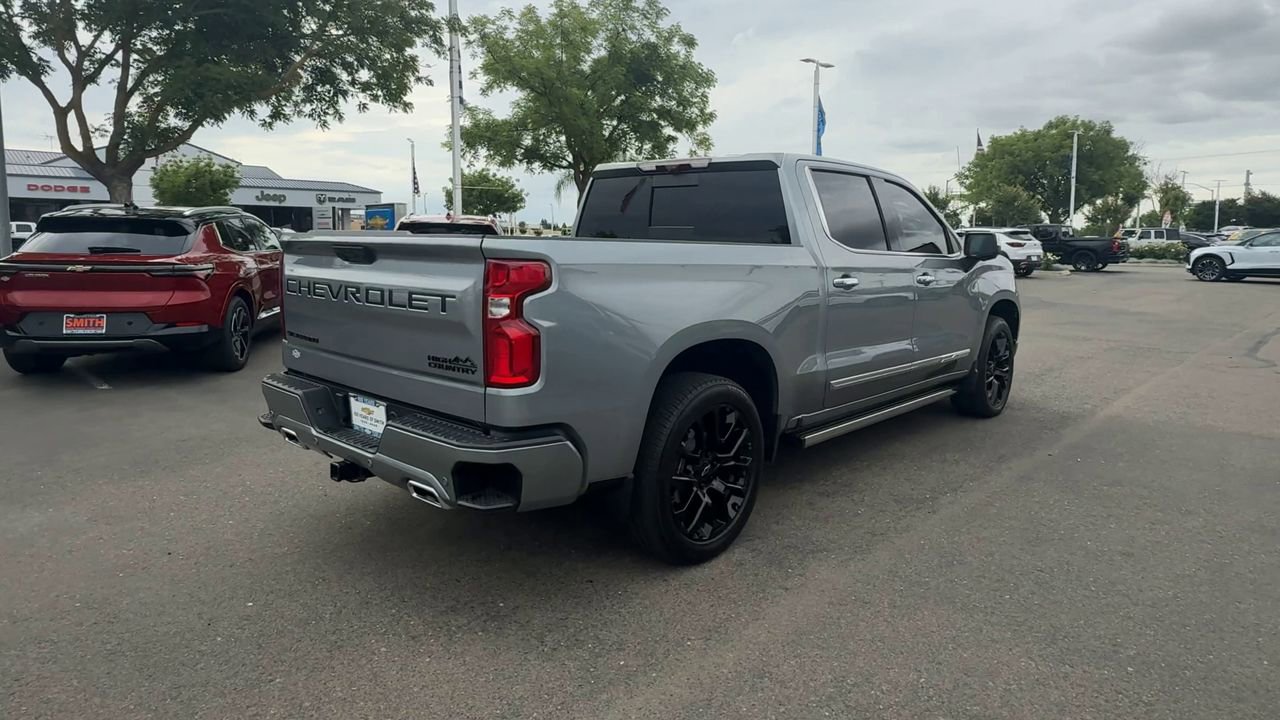 Used 2025 Chevrolet Silverado 1500 High Country AWD/4WD image 7