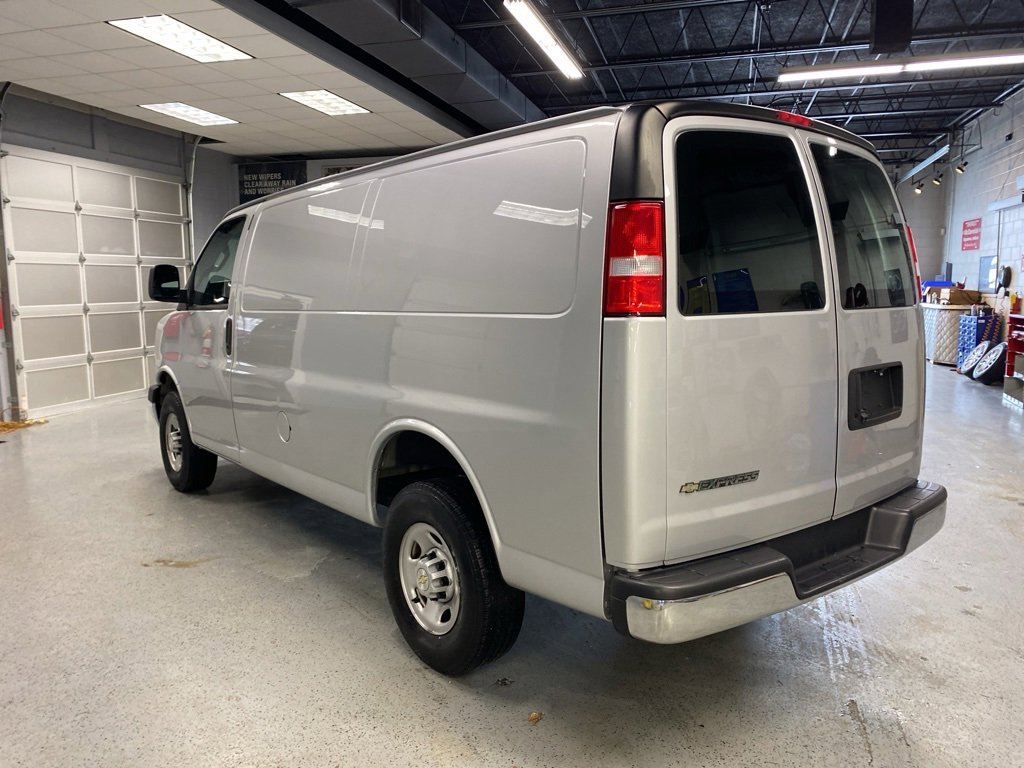 Used 2022 Chevrolet Express 2500 w/ Driver Convenience Package image 5
