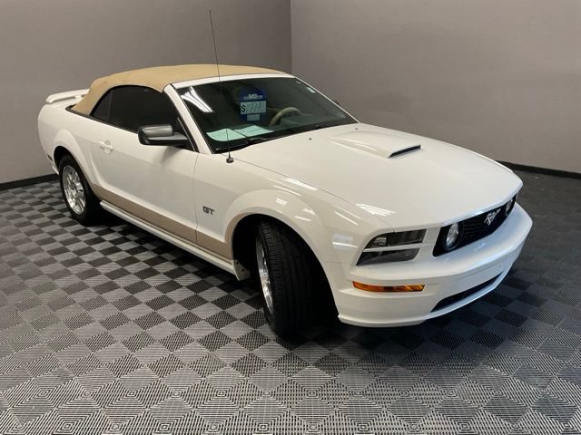 Used 2007 Ford Mustang GT RWD image 2