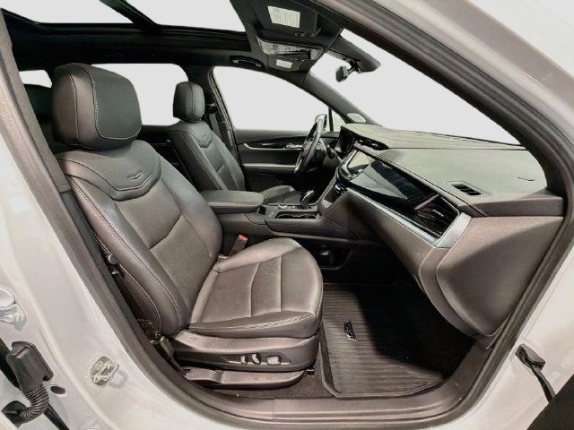 Certified 2024 Cadillac XT6 Premium Luxury w/ LPO, Floor Liner Package AWD/4WD image 26