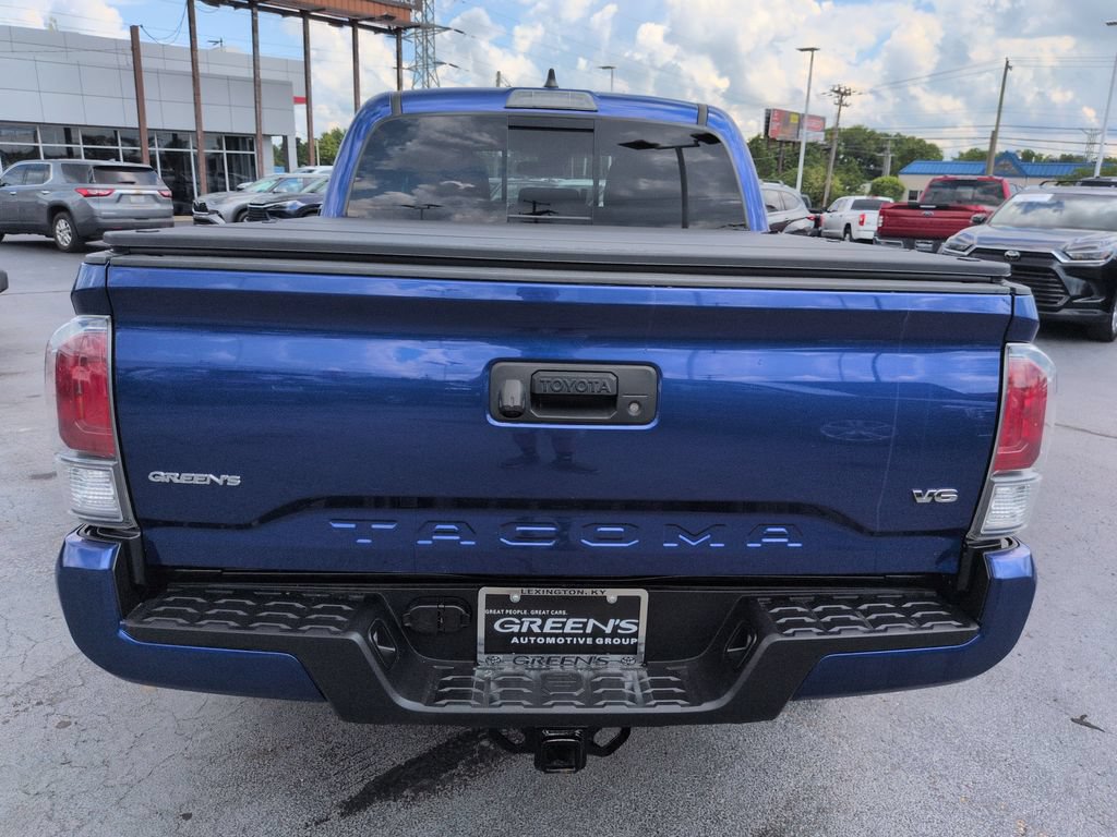 Used 2023 Toyota Tacoma TRD Sport AWD/4WD image 4