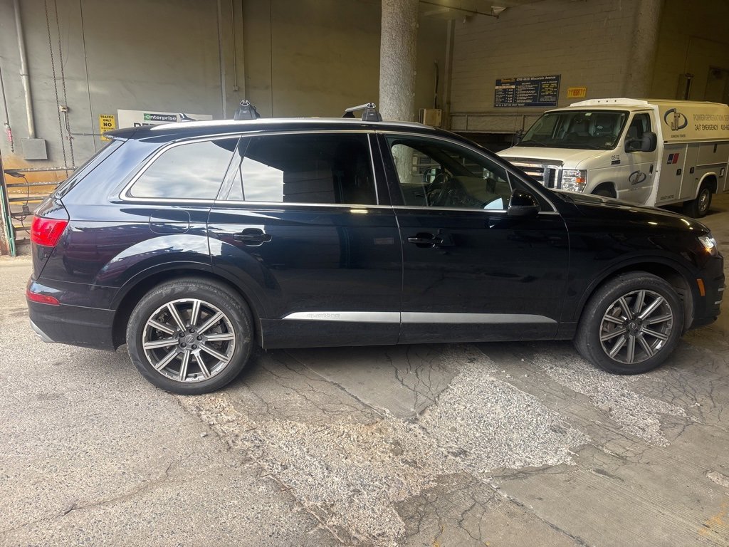 Used 2017 Audi Q7 2.0T Premium Plus image 2