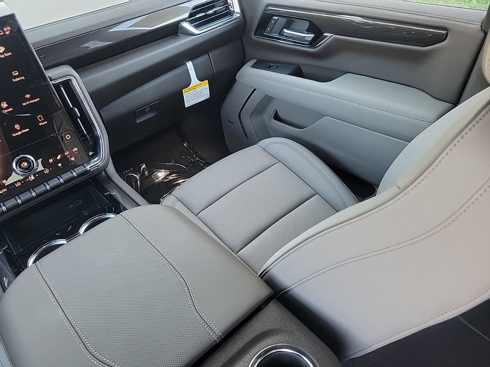 New 2026 GMC Yukon XL Elevation w/ Elevation Premium Package RWD image 16