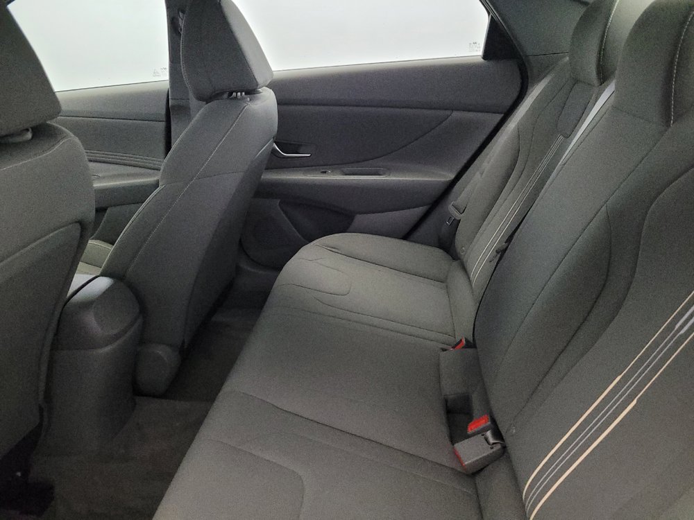 Used 2021 Hyundai Elantra SEL w/ Convenience Package FWD image 18