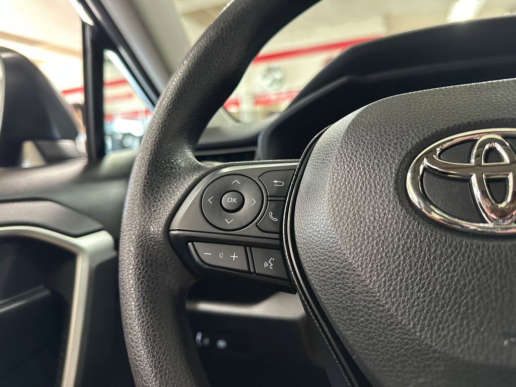 Used 2023 Toyota RAV4 LE AWD/4WD image 16
